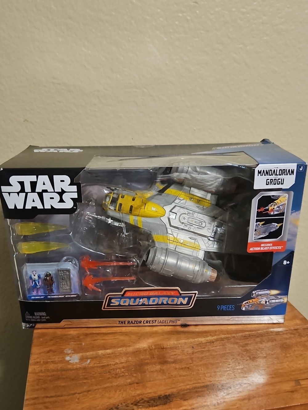 Star Wars Razor Crest Squadron Toy - Yellow, Silver and Orange